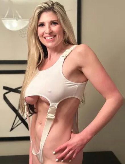 Daphne Dreams Borntobefuck
