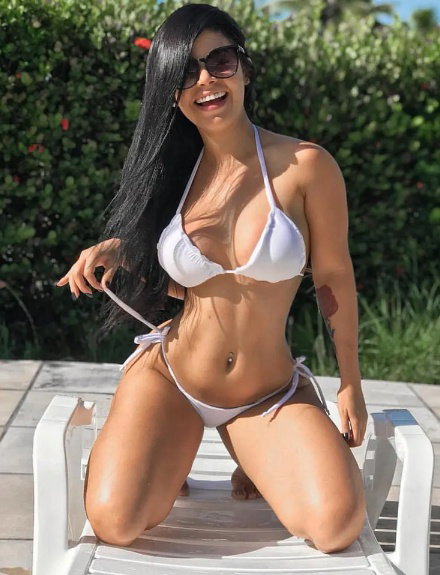Dayanne Acioli Borntobefuck