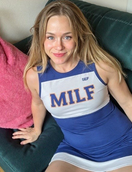 Fit Katie Karr Borntobefuck