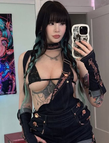 Lynie Borntobefuck