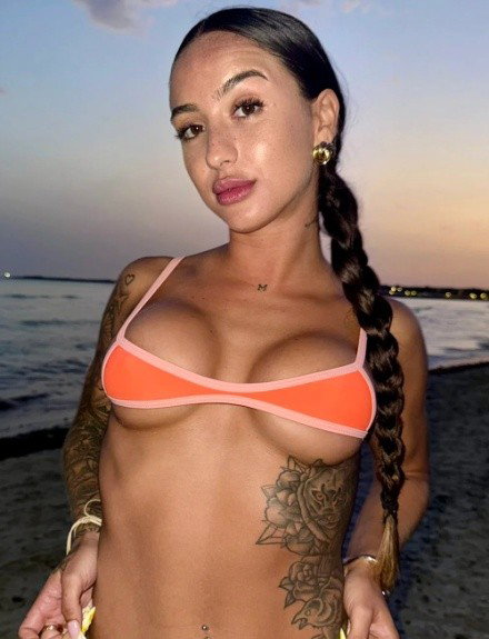 Marina Gonzalez Borntobefuck