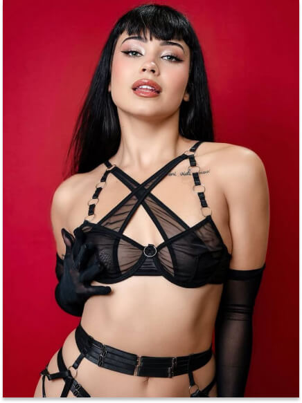 Beca Barbie Borntobefuck