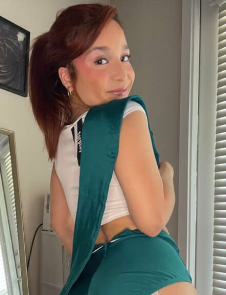 Rianna Petite Borntobefuck