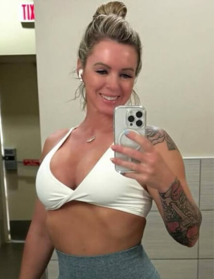 Sweet Vickie Borntobefuck