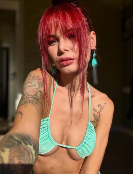 Sandy Chris Borntobefuck