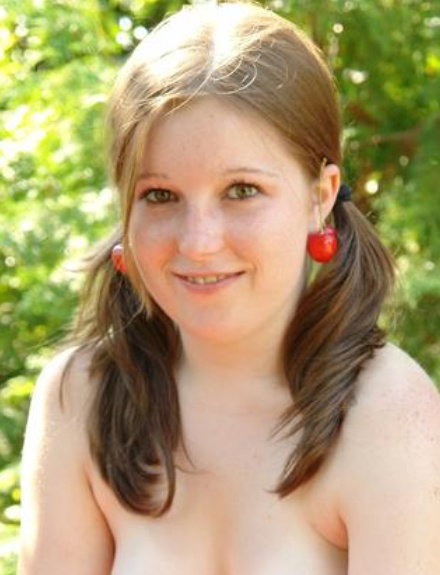 Teeny Foetzchen Borntobefuck