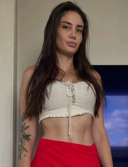 Victoria Camargo Borntobefuck