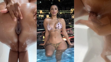Luxy Capi Mym Baignoire Frottement de Chatte French Arab Salope Vidéo Porno Leaks Borntobefuck